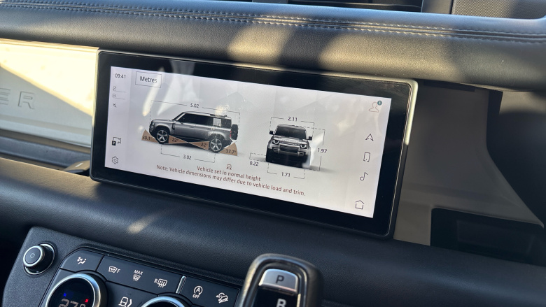 Land Rover Defender 3.0 D300 X-Dynamic HSE 110 5dr Auto Diesel Estate